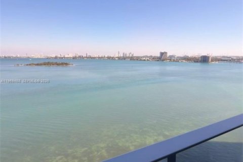 Condo in Miami, Florida, 3 bedrooms  № 2030230 - photo 9