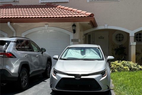 Townhouse in Coral Springs, Florida 3 bedrooms, 127.65 sq.m. № 1838760 - photo 1