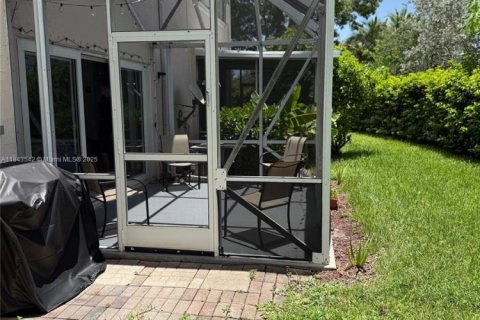 Townhouse in Coral Springs, Florida 3 bedrooms, 127.65 sq.m. № 1838760 - photo 16
