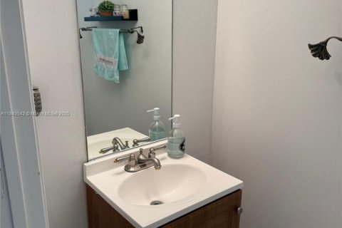Townhouse in Coral Springs, Florida 3 bedrooms, 127.65 sq.m. № 1838760 - photo 13