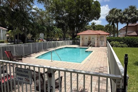 Townhouse in Coral Springs, Florida 3 bedrooms, 127.65 sq.m. № 1838760 - photo 17