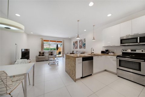 Touwnhouse à vendre à Clermont, Floride: 3 chambres, 139.45 m2 № 1855803 - photo 5