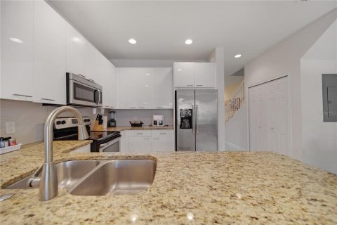Townhouse in Clermont, Florida 3 bedrooms, 139.45 sq.m. № 1855803 - photo 8