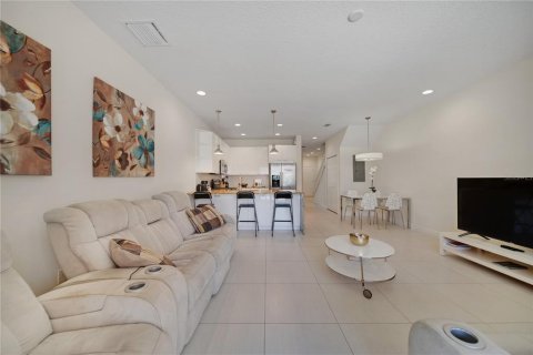 Townhouse in Clermont, Florida 3 bedrooms, 139.45 sq.m. № 1855803 - photo 12