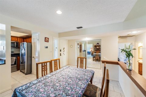 House in Tarpon Springs, Florida 2 bedrooms, 102.19 sq.m. № 1609111 - photo 5