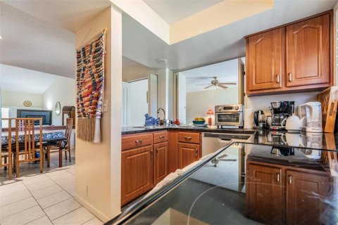 House in Tarpon Springs, Florida 2 bedrooms, 102.19 sq.m. № 1609111 - photo 10