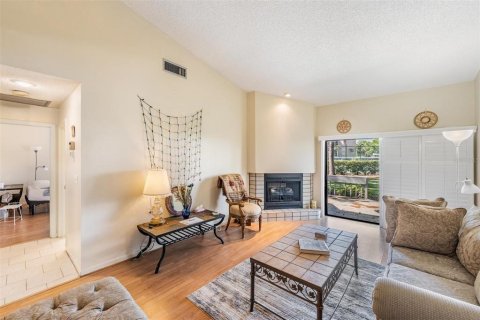 House in Tarpon Springs, Florida 2 bedrooms, 102.19 sq.m. № 1609111 - photo 7