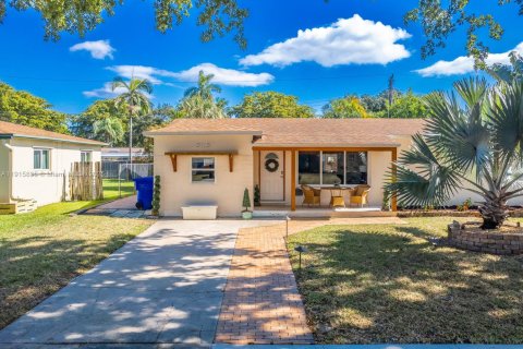 Casa en venta en Hollywood, Florida, 3 dormitorios, 120.22 m2 № 1970926 - foto 4