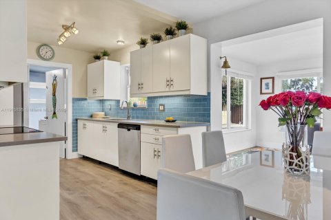 Casa en venta en Hollywood, Florida, 3 dormitorios, 120.22 m2 № 1970926 - foto 11