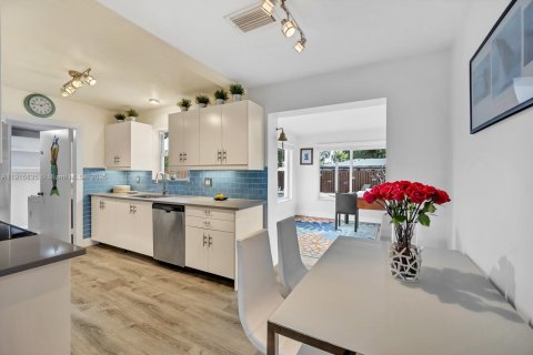 Casa en venta en Hollywood, Florida, 3 dormitorios, 120.22 m2 № 1970926 - foto 13