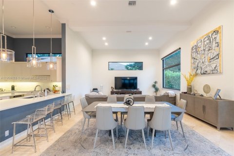 Купить виллу или дом в Уэстон, Флорида 5 спален, 406.63м2, № 1965580 - фото 11