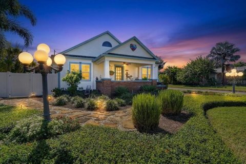 Villa ou maison à vendre à Saint Petersburg, Floride: 4 chambres, 237.74 m2 № 2431636 - photo 5