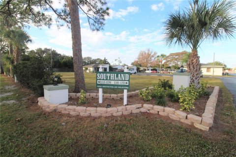 Condo in Bradenton, Florida, 2 bedrooms  № 1895211 - photo 12