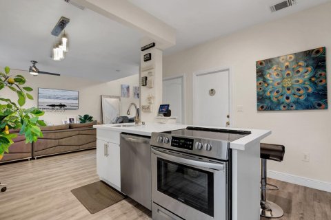 Touwnhouse à louer à Pembroke Pines, Floride: 3 chambres, 153.94 m2 № 1996854 - photo 13