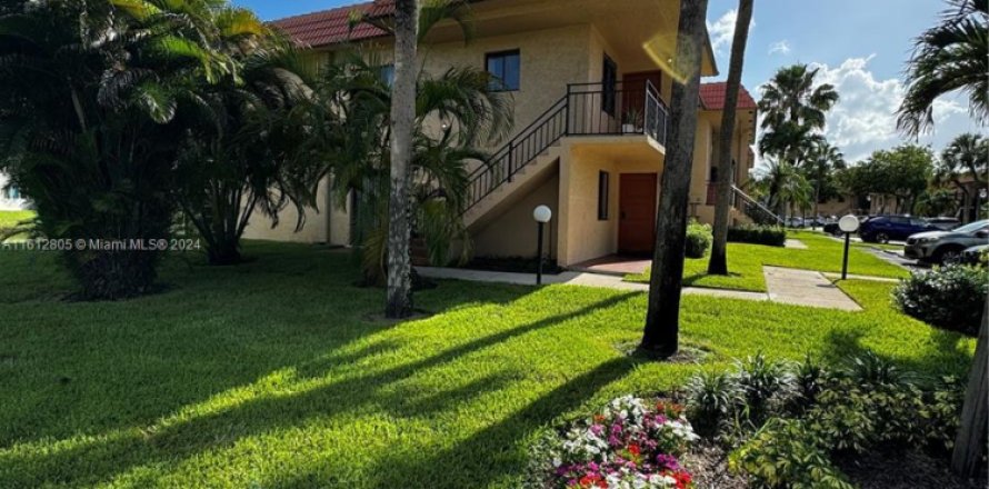 Condo in Weston, Florida, 2 bedrooms  № 1693922