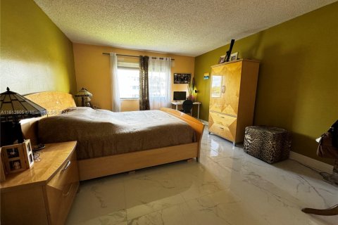 Condo in Weston, Florida, 2 bedrooms  № 1693922 - photo 14
