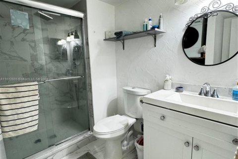 Condo in Weston, Florida, 2 bedrooms  № 1693922 - photo 22