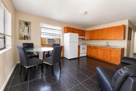 Villa ou maison à louer à Miami, Floride: 3 chambres, 191.94 m2 № 2168101 - photo 3