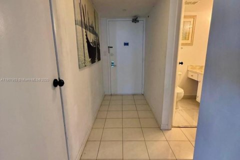 Condominio en venta en Aventura, Florida, 1 dormitorio, 96.43 m2 № 1964276 - foto 19