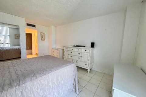 Condominio en venta en Aventura, Florida, 1 dormitorio, 96.43 m2 № 1964276 - foto 15