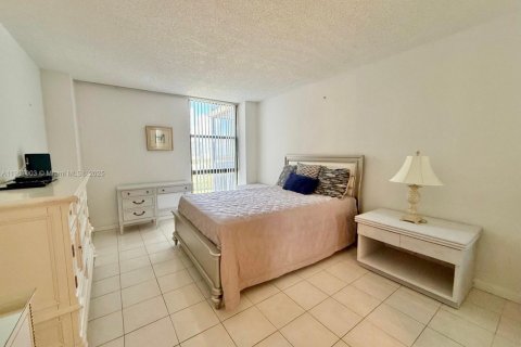 Condominio en venta en Aventura, Florida, 1 dormitorio, 96.43 m2 № 1964276 - foto 13