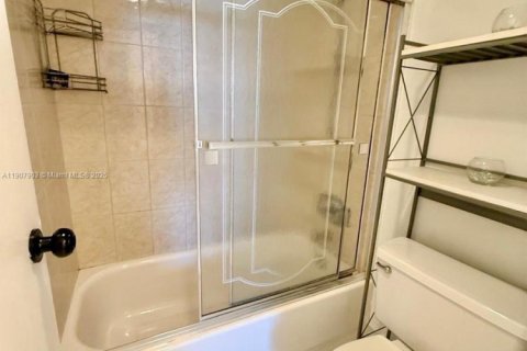 Condominio en venta en Aventura, Florida, 1 dormitorio, 96.43 m2 № 1964276 - foto 18