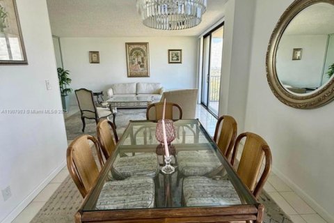 Condominio en venta en Aventura, Florida, 1 dormitorio, 96.43 m2 № 1964276 - foto 6