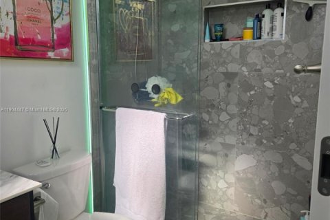 House in Hialeah, Florida 3 bedrooms, 143.07 sq.m. № 1955830 - photo 24