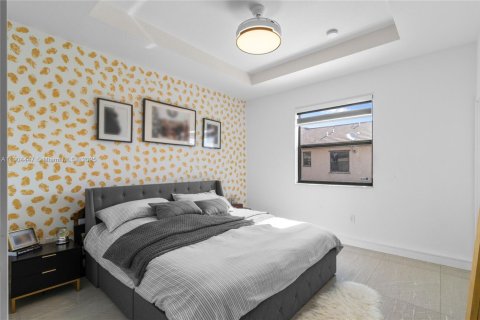 House in Hialeah, Florida 3 bedrooms, 143.07 sq.m. № 1955830 - photo 19