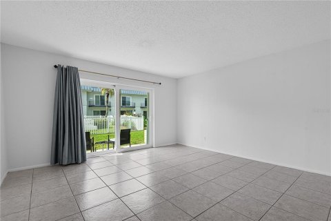 Copropriété à vendre à Ormond Beach, Floride: 2 chambres, 110 m2 № 2218641 - photo 10