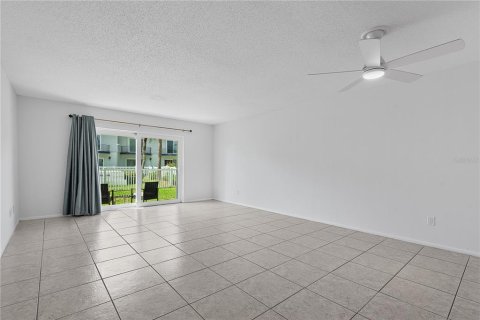Copropriété à vendre à Ormond Beach, Floride: 2 chambres, 110 m2 № 2218641 - photo 9