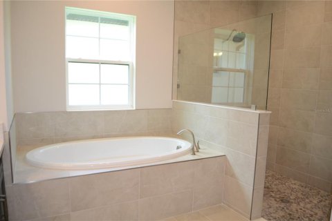Villa ou maison à louer à Zephyrhills, Floride: 6 chambres, 421.68 m2 № 1791310 - photo 19