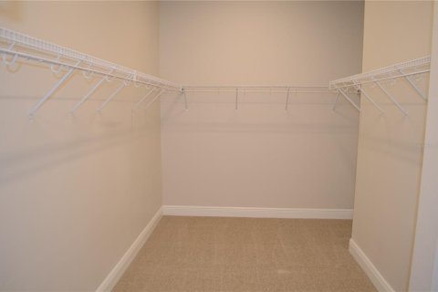 Villa ou maison à louer à Zephyrhills, Floride: 6 chambres, 421.68 m2 № 1791310 - photo 22