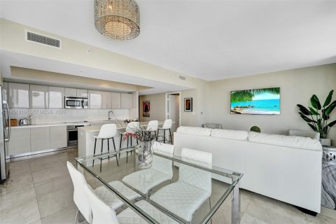 Купить кондоминиум в Халландейл-Бич, Флорида 3 спальни, 161.37м2, № 2009529 - фото 9