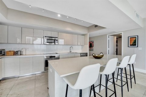 Купить кондоминиум в Халландейл-Бич, Флорида 3 спальни, 161.37м2, № 2009529 - фото 18