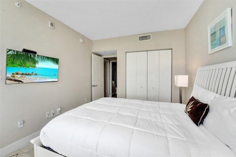 Купить кондоминиум в Халландейл-Бич, Флорида 3 спальни, 161.37м2, № 2009529 - фото 27