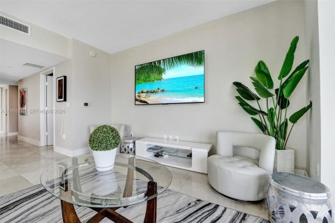 Купить кондоминиум в Халландейл-Бич, Флорида 3 спальни, 161.37м2, № 2009529 - фото 10