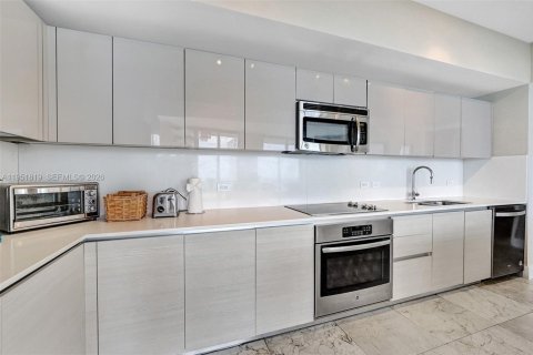 Купить кондоминиум в Халландейл-Бич, Флорида 3 спальни, 161.37м2, № 2009529 - фото 20