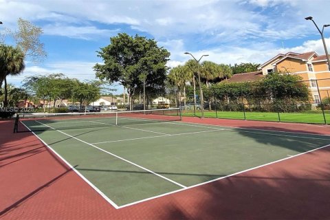 Condo in Coral Springs, Florida, 3 bedrooms № 1985804 - photo 2