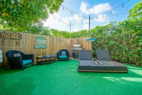 Commercial property in Miami, Florida 120.77 sq.m. № 1985006 - photo 19