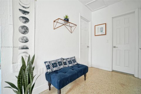 Commercial property in Miami, Florida 120.77 sq.m. № 1985006 - photo 16