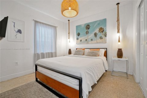 Commercial property in Miami, Florida 120.77 sq.m. № 1985006 - photo 23