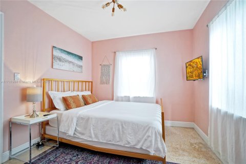 Commercial property in Miami, Florida 120.77 sq.m. № 1985006 - photo 21