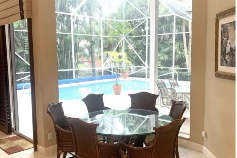 House in Jupiter, Florida 4 bedrooms, 257.99 sq.m. № 880991 - photo 1