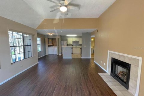 Condo in Altamonte Springs, Florida, 1 bedroom  № 2386097 - photo 9
