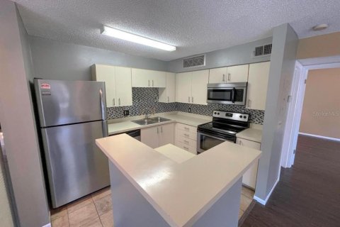 Condo in Altamonte Springs, Florida, 1 bedroom  № 2386097 - photo 12