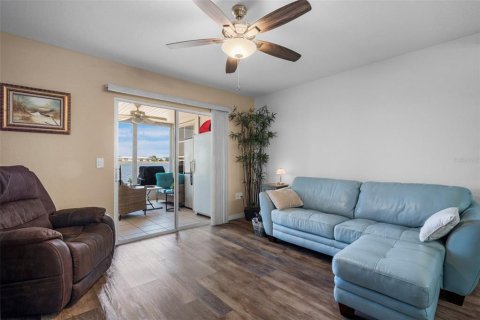 Adosado en venta en Punta Gorda, Florida, 2 dormitorios, 100.15 m2 № 1642444 - foto 9