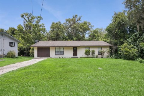 House in Orange City, Florida 3 bedrooms, 105.35 sq.m. № 2157634 - photo 2
