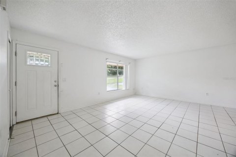 House in Orange City, Florida 3 bedrooms, 105.35 sq.m. № 2157634 - photo 7