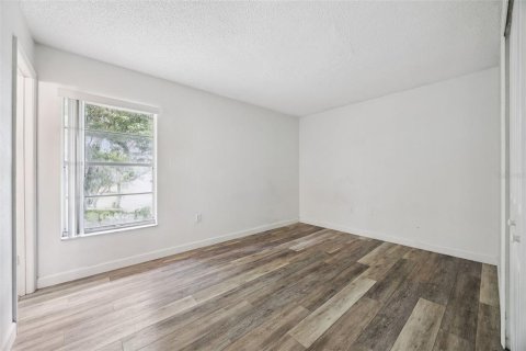 House in Orange City, Florida 3 bedrooms, 105.35 sq.m. № 2157634 - photo 21